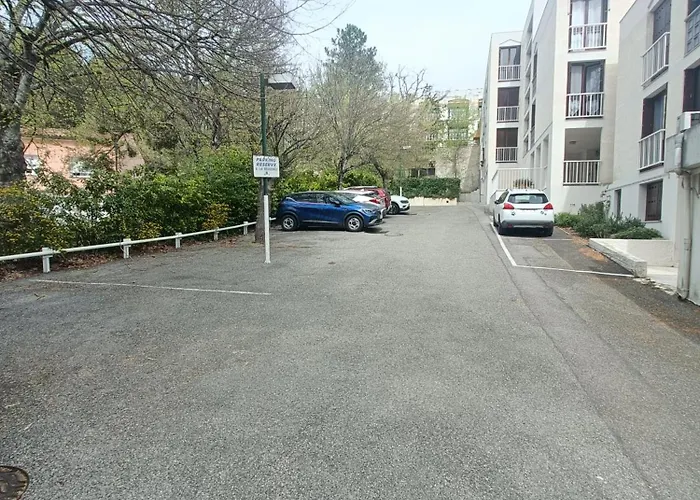 Climatise Parc Paradis 150 M Des Thermes Greoux-les-Bains